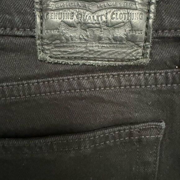 Levi's Premium Wedgie Straight Black Frayed Hem Jeans - Picture 10 of 10